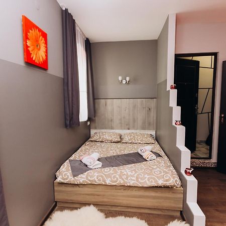 Затишні Apartments Ivano-Frankivsk Ngoại thất bức ảnh
