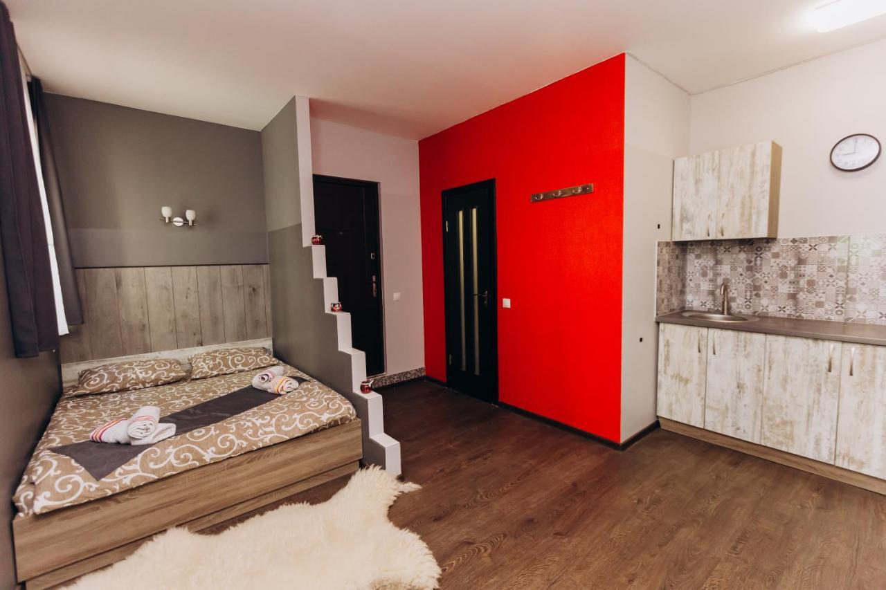 Затишні Apartments Ivano-Frankivsk Ngoại thất bức ảnh